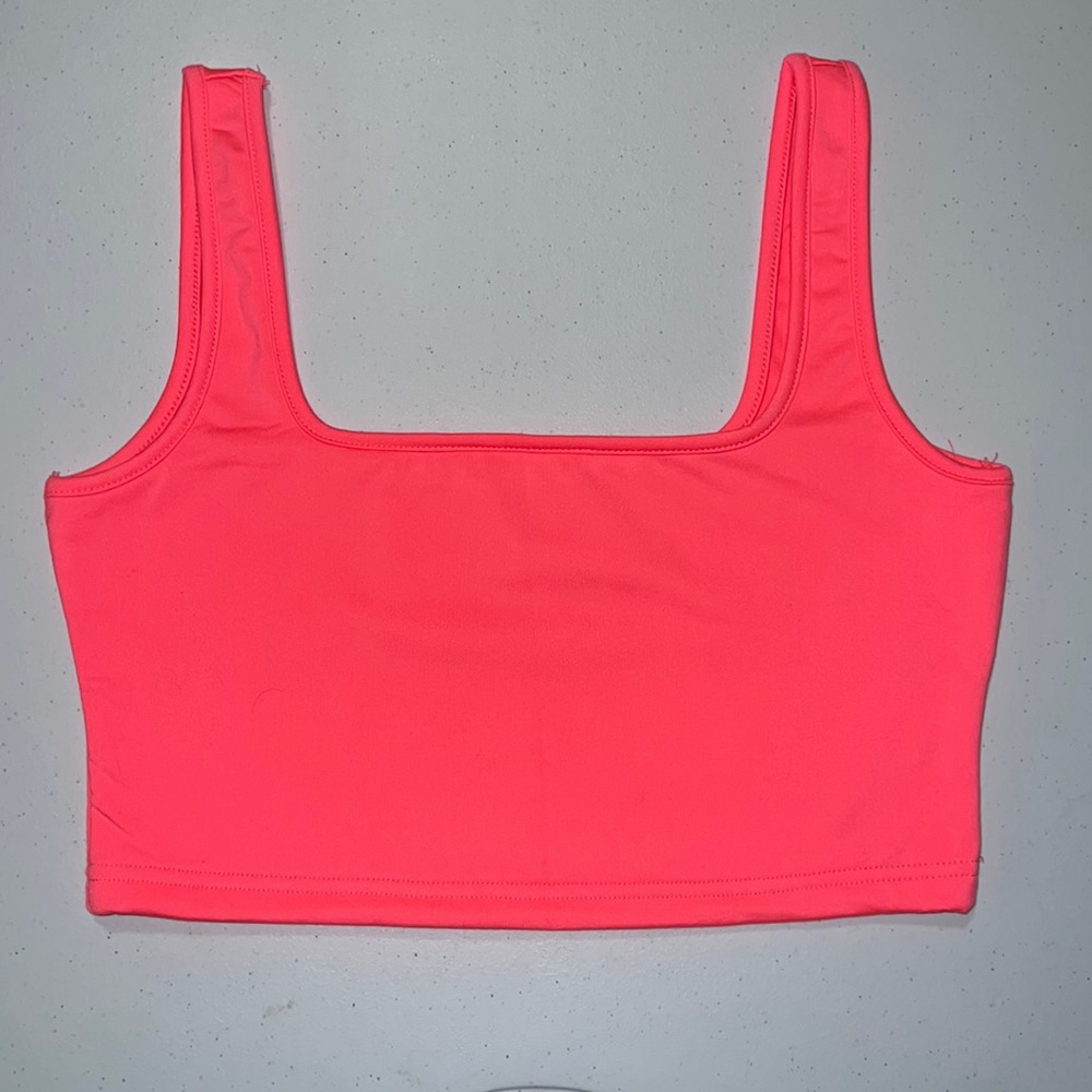 💕NWOT Hot Pink Crop Top💕